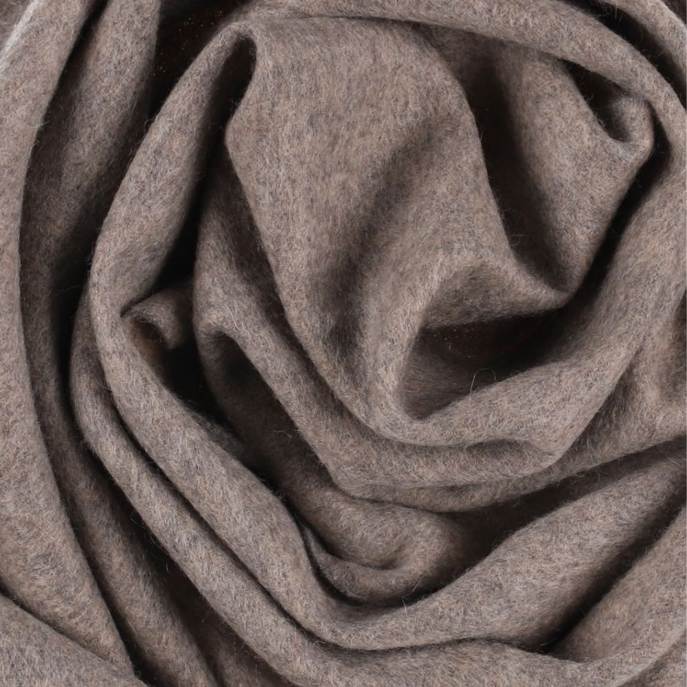 Greige 100% cashmere scarf for women Paris (2)